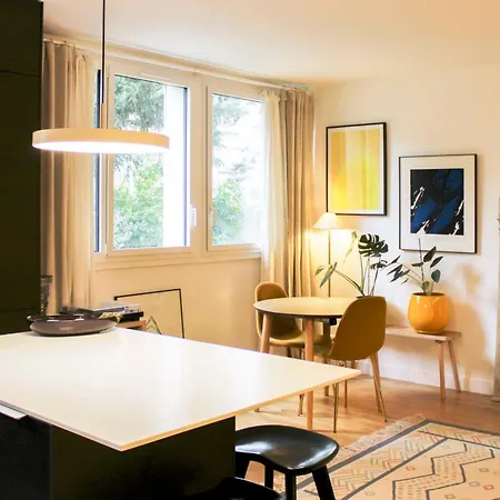Quiet With Private Garden 20th Apartment *